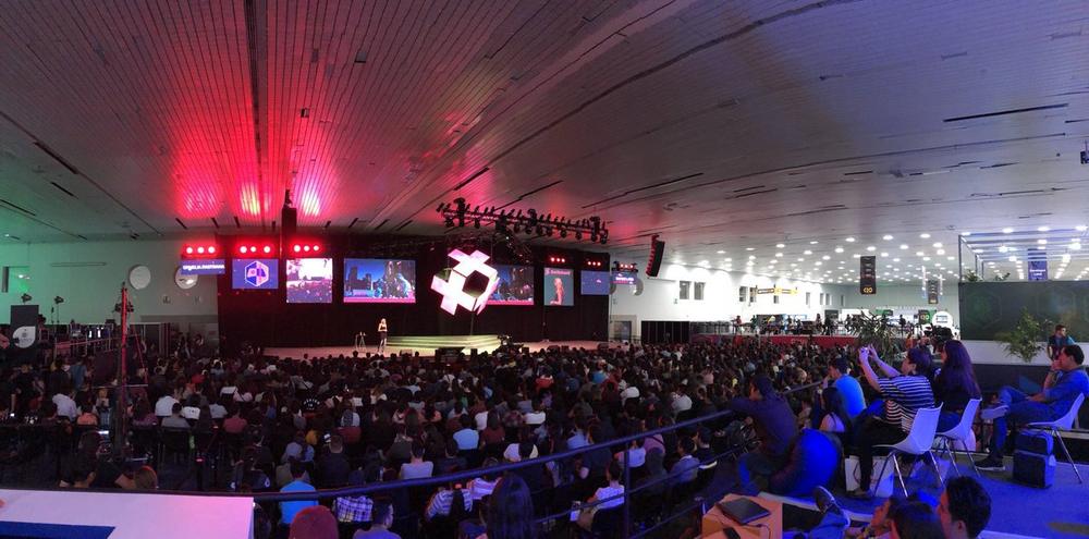 Auditorio durante una keynote de Ophelia Pastrana
